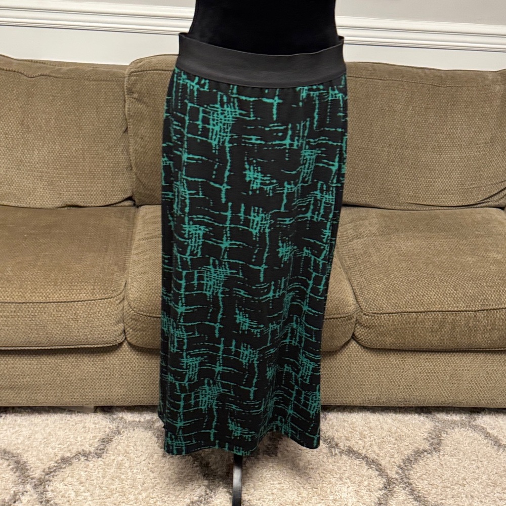 Chic Black and Green Women's Maxi Skirt